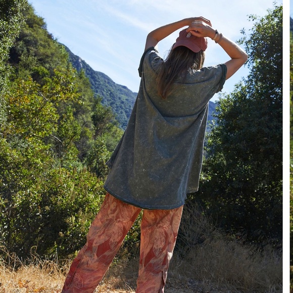 FP Movement Leg Day Tee- Medium/ Everglades - Picture 7 of 7